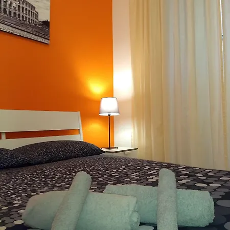 Amoraroma, Economy With Shared Bathrooms