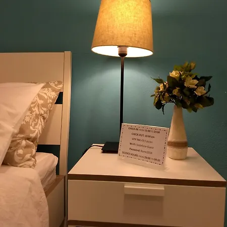 Amoraroma, Economy With Shared Bathrooms 3* Roma