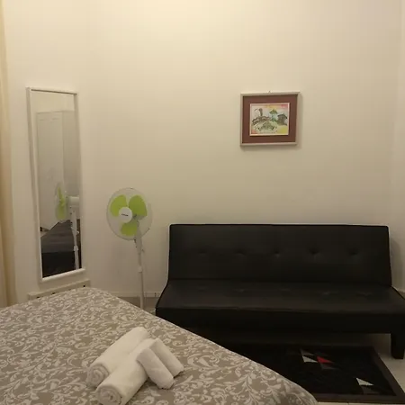 Amoraroma, Economy With Shared Bathrooms Roma