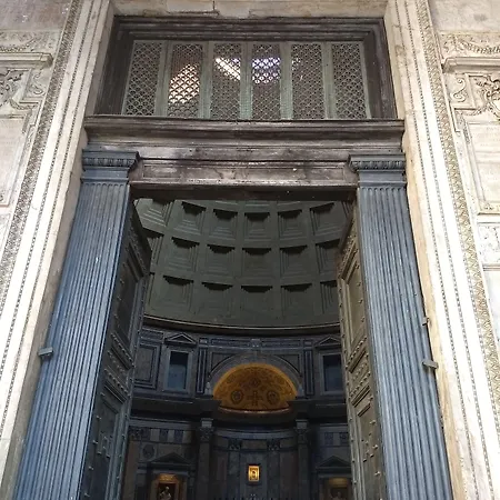 Amoraroma, Economy With Shared Bathrooms