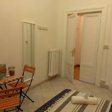 Amoraroma, Economy With Shared Bathrooms بيت ضيافة