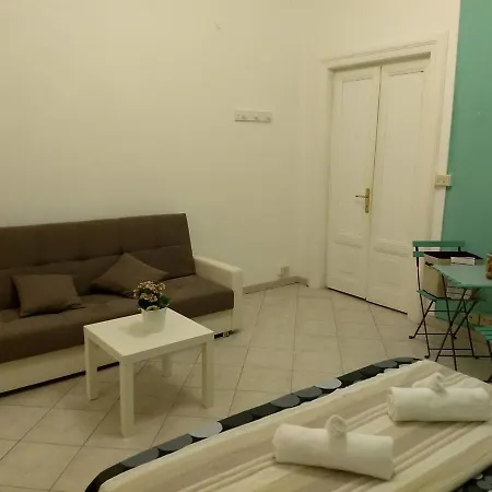 بيت ضيافة Amoraroma, Economy With Shared Bathrooms 3*