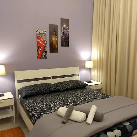 Amoraroma, Economy With Shared Bathrooms روما
