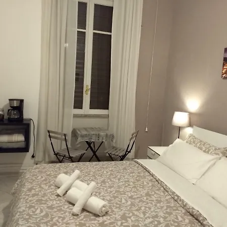 Amoraroma, Economy With Shared Bathrooms بيت ضيافة